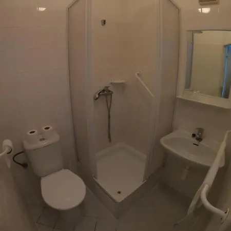 Hostel Eden *