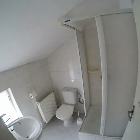 Hostel Eden *