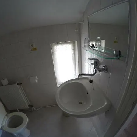 Hostel Eden